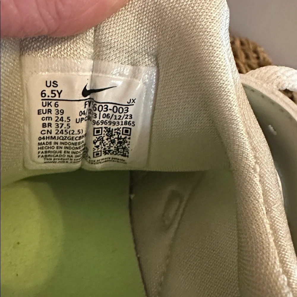 Nike Youth Hurache Run 2.0 GS Sea Glass Lime Blast 6.5Y caged heel Sneakers